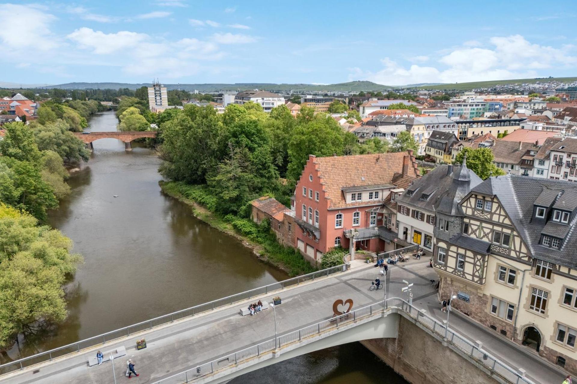 Altstadt Apartment Am Wasser Mit Parkplatz Und Grossem Garten Bad Kreuznach Exteriör bild